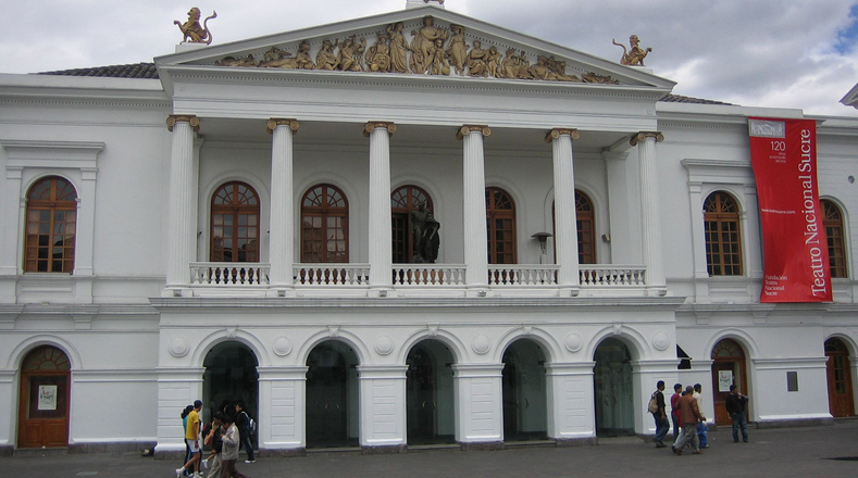 El Teatro Nacional Sucre, ubicado en Quito, Ecuador, es una de las salas de ópera más antigua de Sudamérica, pues fue inaugurada en 1886.