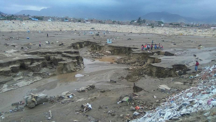 Las intensas lluvias y desplazamientos han dejado un saldo de 97 muertos en Perú.