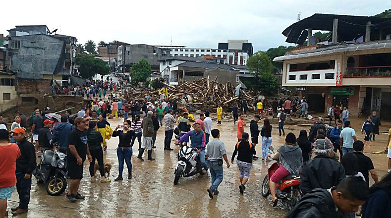 Fuertes lluvias provocaron inundaciones y una avalancha de lodo y piedras que dejó al menos 254 personas muertas y 400 heridas.