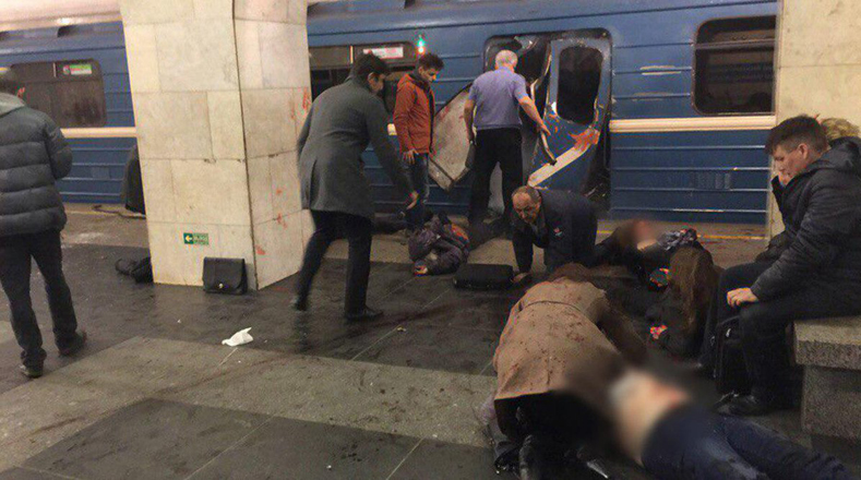 Una explosión en el metro de San Petersburgo (Rusia), dejó un saldo de al menos 11 muertos y decenas de heridos. El hecho se registró este lunes.