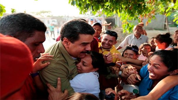 Maduro instó a  dar la batalla por la paz y la democracia en el país.