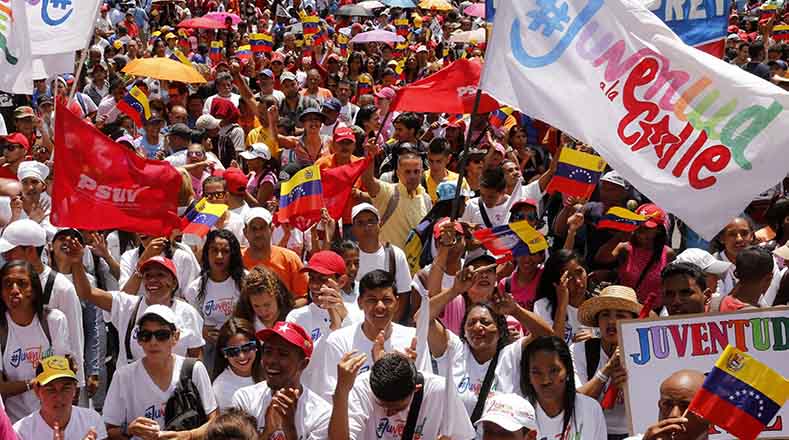 El pueblo venezolano rechazó las acciones promovidas por la derecha nacional, con el apoyo la Organización de Estados Americanos (OEA), que pretende gestar un golpe de Estado contra el presidente Nicolás Maduro.