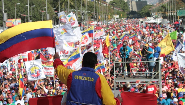 El pueblo revolucionaria sale a la lucha de la independencia y ratificar su compromiso con la Revolución Bolivariana.
