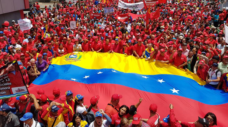 La actividad oficialista cuenta con el apoyo de la juventud revolucionaria, defensores de los logros del Gobierno bolivariano.