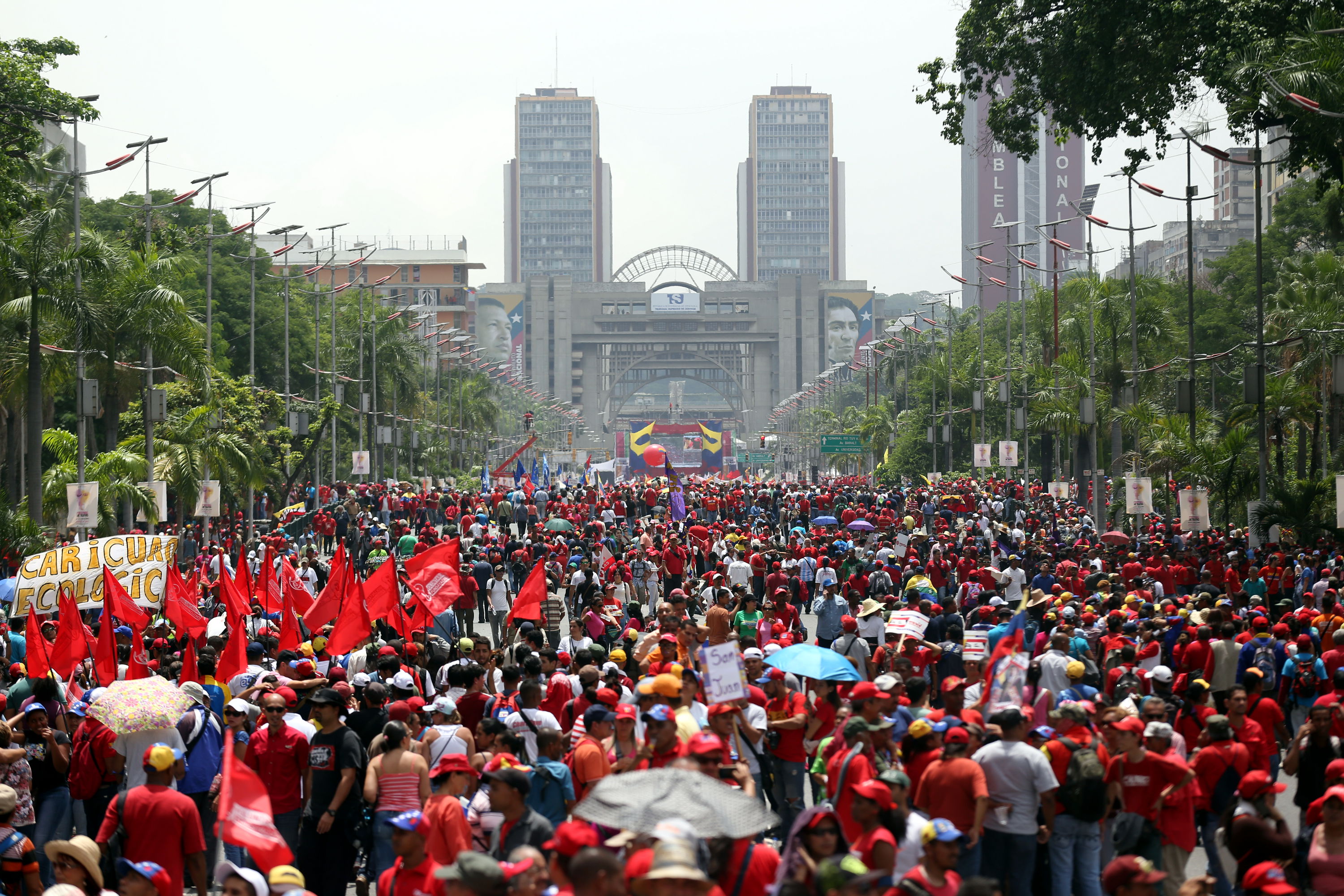Menéndez aseguró que “si hay un país que puede dar lecciones de democracia es Venezuela”.