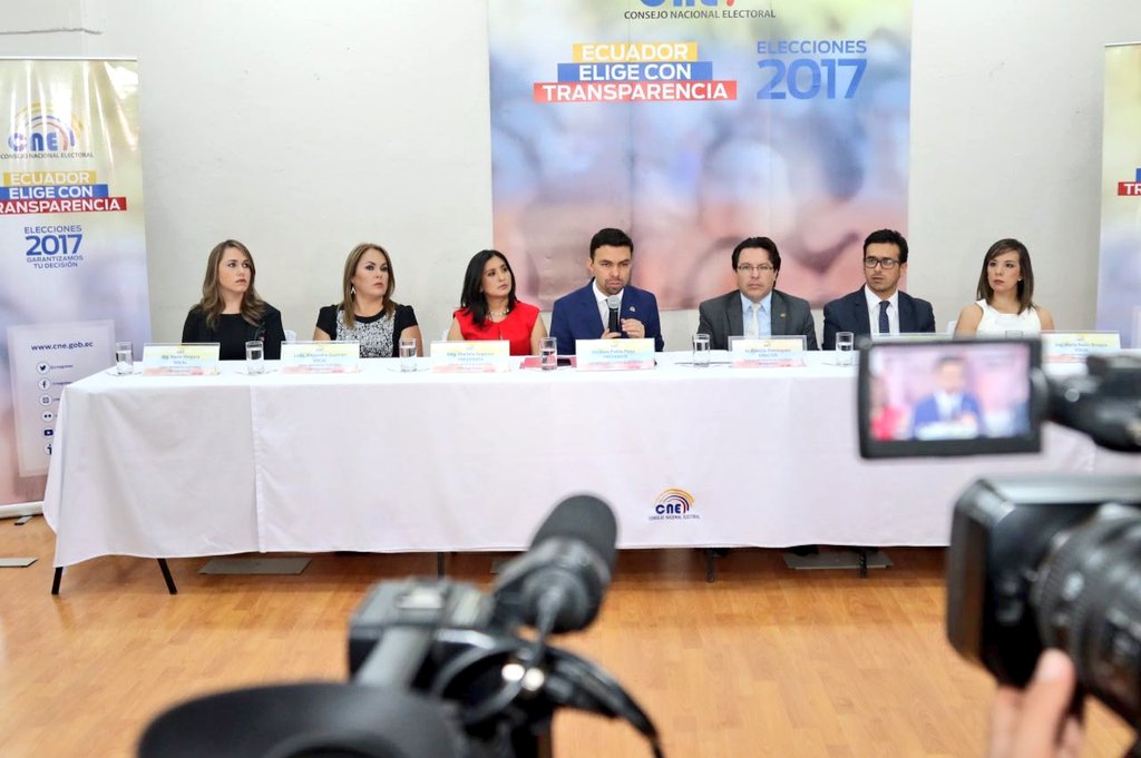El CNE ecuatoriano entregó este martes credenciales a los asambleístas electos de Santo Domingo. Este miércoles continúa la jornada y les corresponde a los 16 nuevos legisladores de Pichincha.