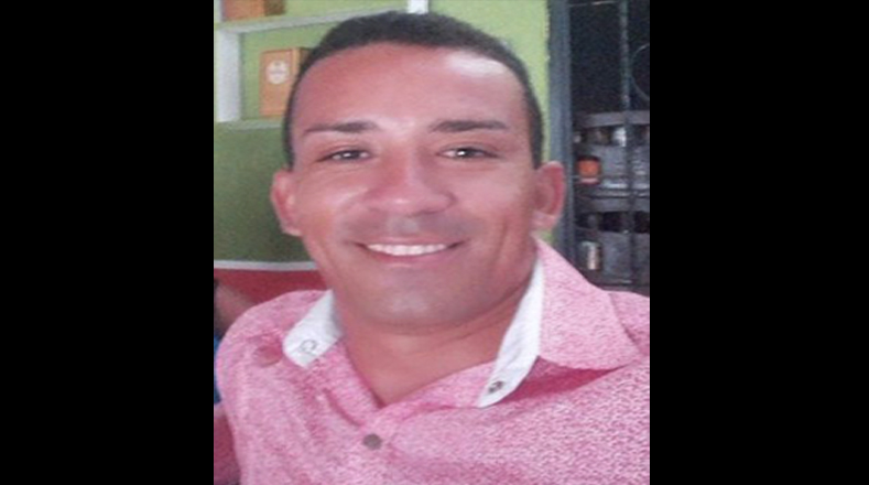 El pasado 18 de febrero en este mismo municipio fue asesinado Faiver Cerón Gómez, presidente de la Junta de Acción Comunal del corregimiento Esmeraldas.