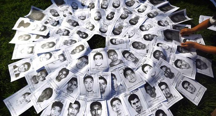 Tras la exigencia de organismos nacionales e internacionales de derechos humanos y de familiares de desaparecidos, la ley fue aprobada con 90 votos a favor.
