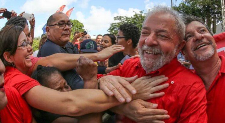 Más del 40 por ciento de la población brasileña considera que Lula es capaz de enfrentar las condiciones políticas y económicas actuales de ese país.