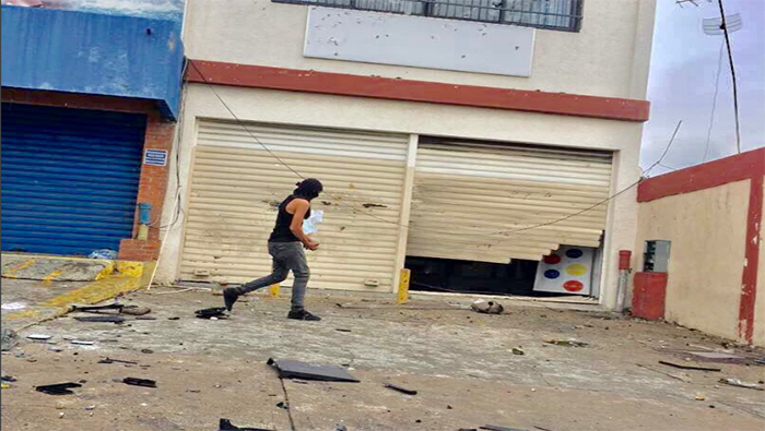 Al menos ocho sedes de la Defensoría del Pueblo han sido atacadas por la oposición en Venezuela.