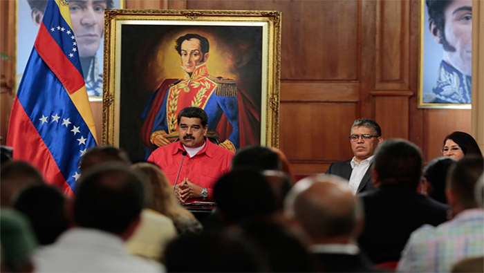 “El comandante Chávez trajo de la profundidad de la historia la doctrina constituyentista de nuestros libertadores”, dijo Maduro.