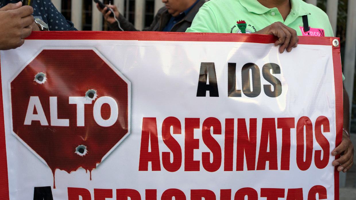 La sociedad mexicana reclama el cese de asesinatos de periodistas.