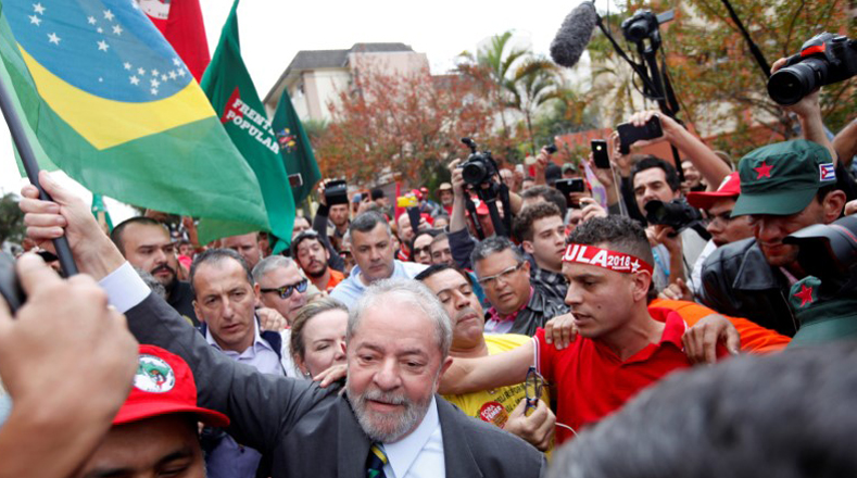  Lula da Silva llegó este miércoles a los juzgados federales en la ciudad de Curitibia, Brasil, para presentar su declaración ante el juez de la Operación Lava Jato, Sérgio Moro. 