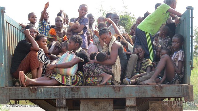 Los refugiados serán trasladados a un campo de refugiados en Lovua, a unos 1.000 kilómetros al este de Luanda, la capital de Angola, indicó Muangala.