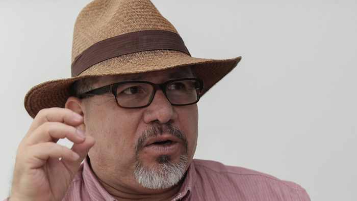 Valdez Cárdenas era colaborador para la Agencia Francesa de Noticias (AFP) en Sinaloa, corresponsal del diario mexicano La Jornada y redactor en la revista Riodoce.