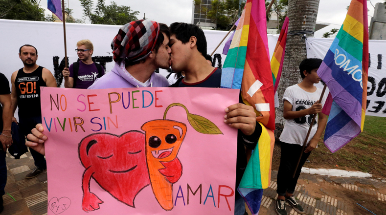 El 26 de septiembre de 2014 el Consejo de Derechos Humanos de Naciones Unidas aprobó una resolución para combatir la violencia y la discriminación por orientación sexual e identidad de género. 