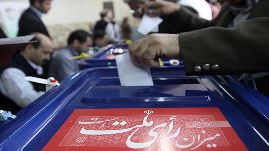 Más de 57 millones de iraníes convocados este viernes a las urnas.