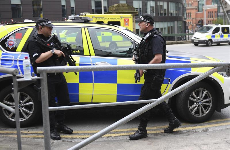 Continúa la investigación sobre el atentado suicida perpetrado junto al centro Manchester Arena