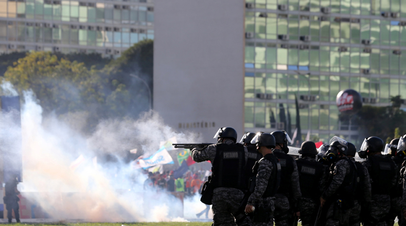 El Gobierno de Temer autorizó el empleo de las Fuerzas Armadas desde el 24 hasta el 31 de mayo 2017 por las protestas contra el presidente de facto.