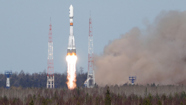 El cohete portador despegó a las 09H34 local (06H34 GMT) desde el cosmódromo de Plesetsk, situado en el noroeste del país.