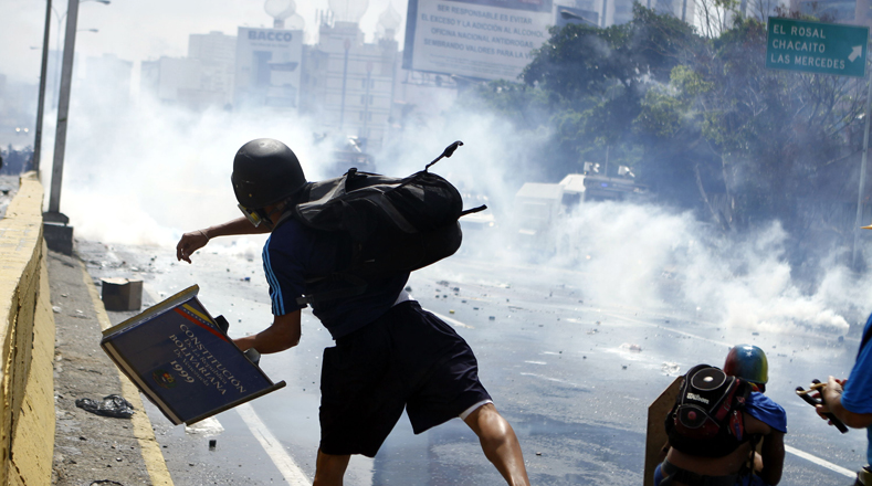 La oposición de Venezuela impulsa protestas violentas contra el Gobierno de Nicolás Maduro.