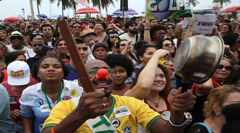 La protesta que congregó un mar de gente en la playa de Copacabana, puede entrar en la historia política del país como una de las principales movilizaciones para "Elecciones Directas ahora". Así fue en 1984, cuando miles de personas salieron a las calles en contra de la dictadura militar y también pidieron elecciones directas.