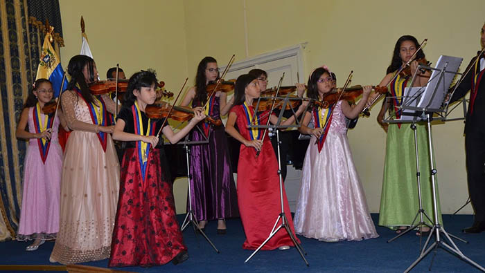 Los niños y  jóvenes venezolanos interpretaron Cuarteto de Cuerdas No. 19, de Mozart, y realizaron una ejecución de Suite Americana del maestro Espina, entre otras.