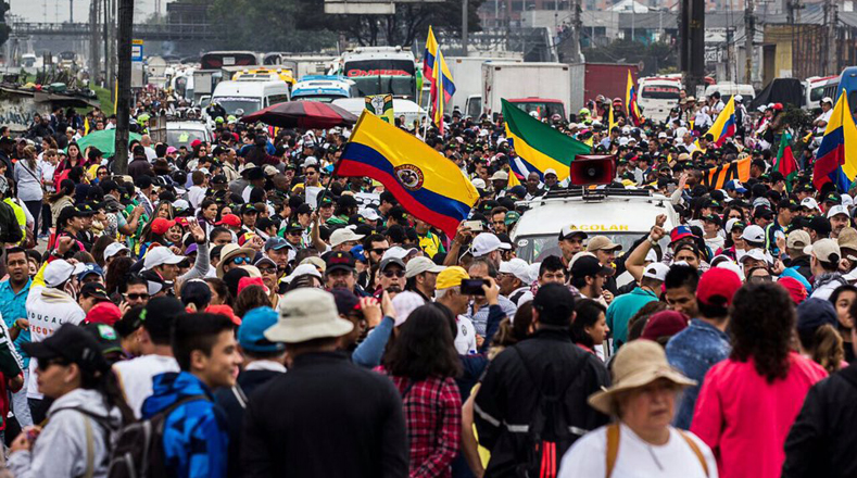 Los docentes continúan en paro ante la falta de voluntad del Gobierno colombiano para atender sus exigencias.