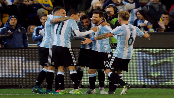 Con un tanto del defensor Gabriel Mercado, tras un rechace, Argentina venció a Brasil en el Superclásico de Surámerica.