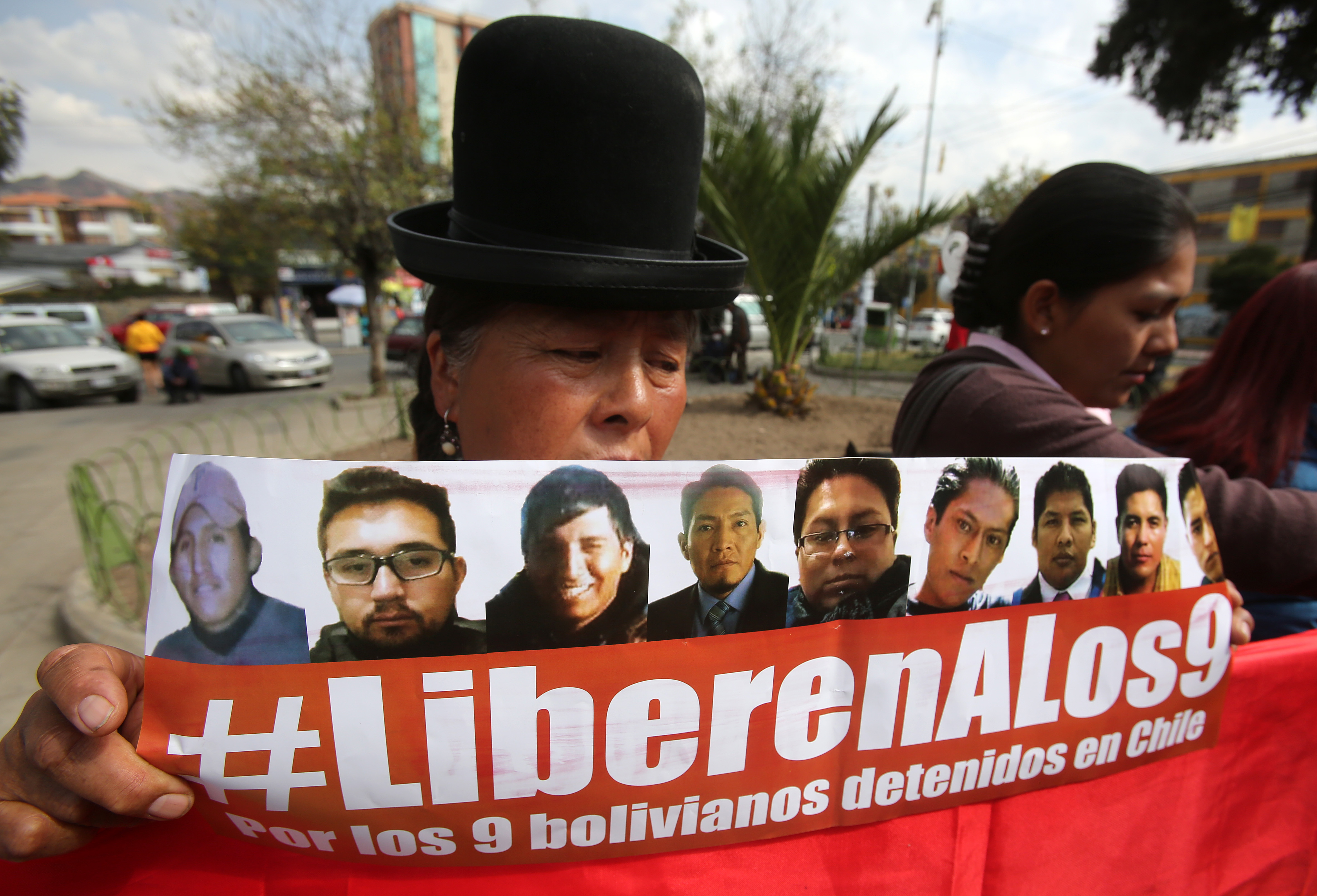 Los familiares de los bolivianos piden demostrar su inocencia.