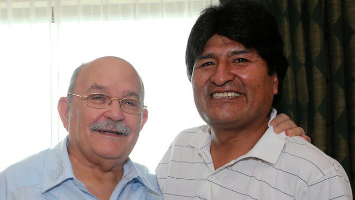 El padre ofreció su apoyo públicamente al Frente Sandinista de Nicaragua en 1977.