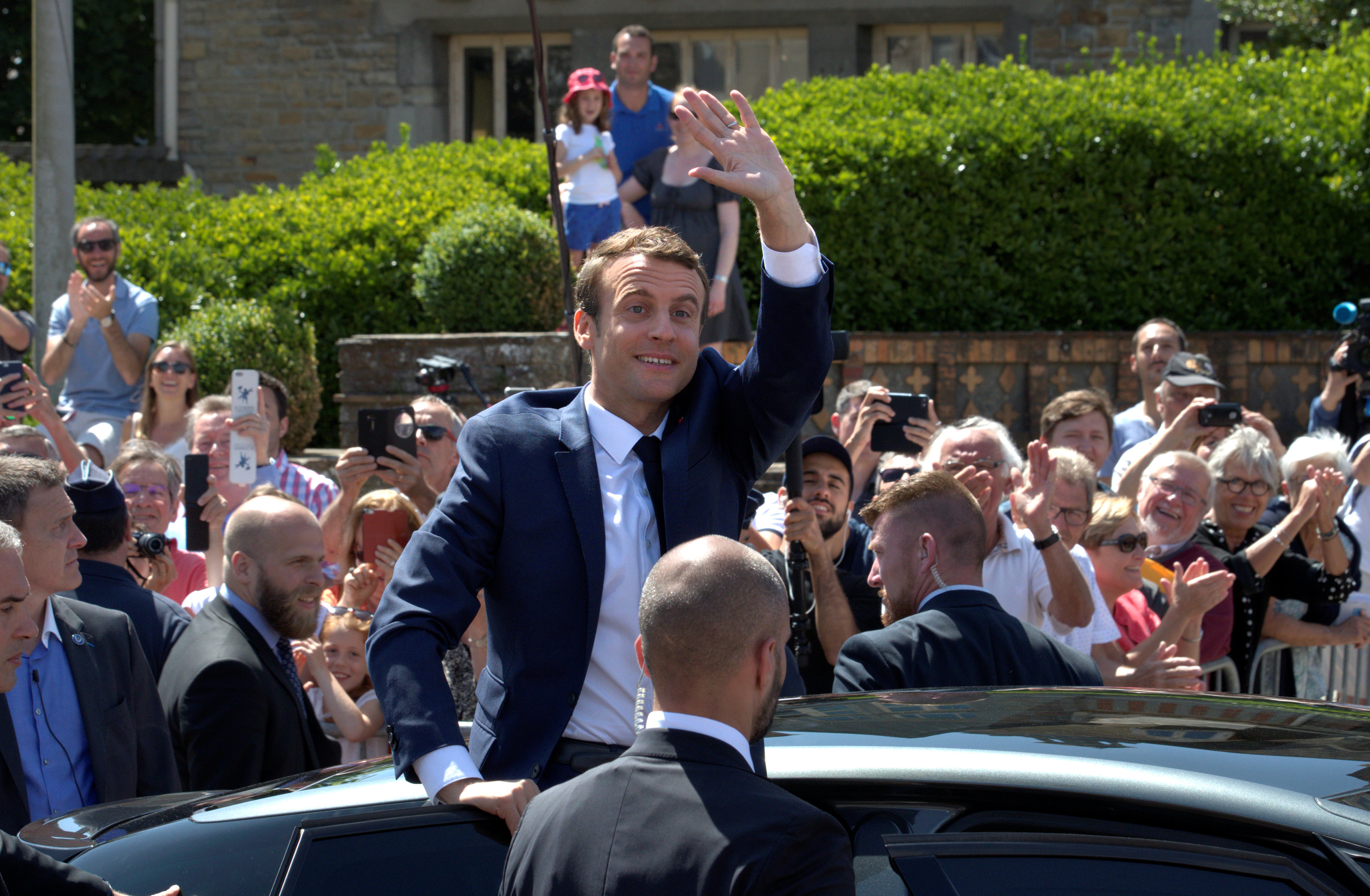 Emmanuel Macron, líder de En Marcha, tiene solo un mes en la Presidencia de Francia y busca consolidar su gestión tras estos comicios.