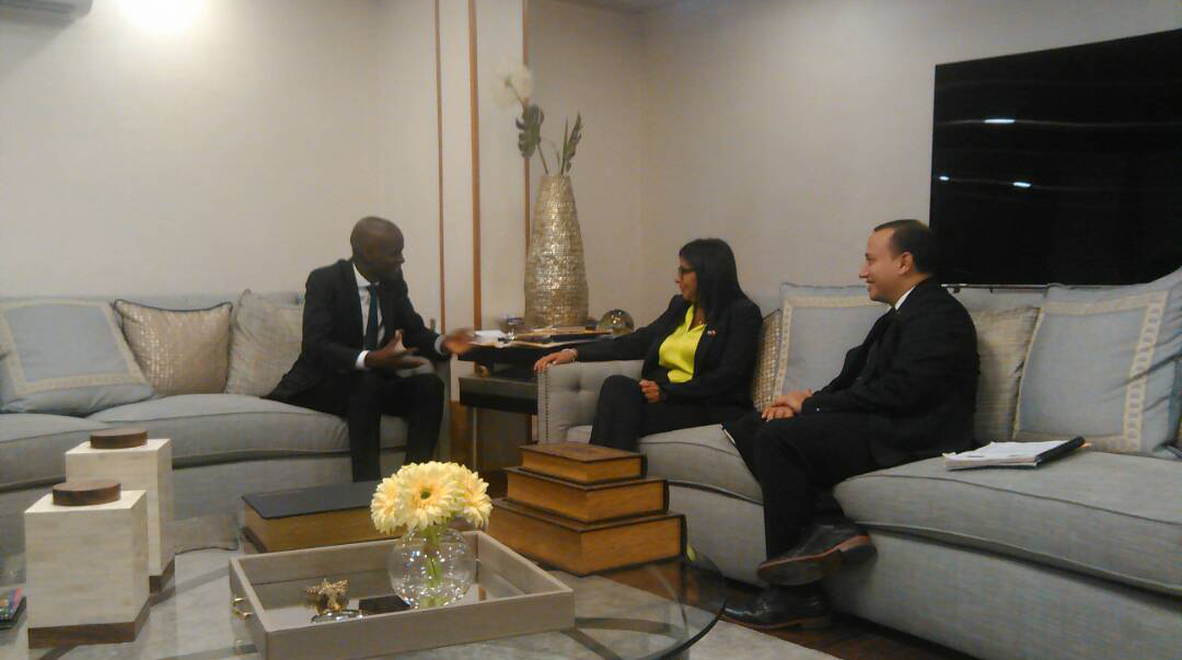 Reunión de trabajo entre el presidente de Haití Jovenel Moise y la canciller de Venezuela, Delcy Rodríguez.