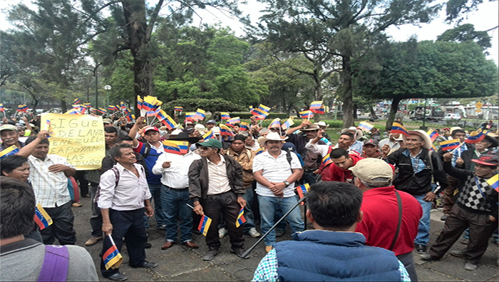 Los manifestantes exigieron al Gobierno guatemalteco no promover acciones contra Venezuela.