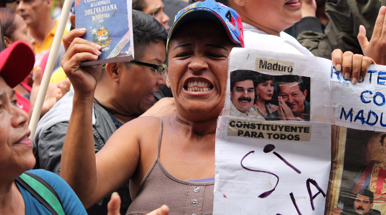 En defensa y resguardo de la paz, la dignidad, la justicia y la vida, las mujeres revolucionarias se pronunciaron ante los hechos irregulares que se han desarrollado desde abril pasado con el objetivo de derrocar el Gobierno del presidente de Venezuela, Nicolás Maduro, que han dejado más de 70 personas fallecidas y cientos de heridos.
