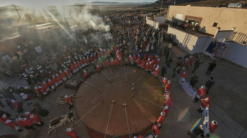 Los bolivianos celebraron este miércoles el Año Nuevo Andino Amazónico 5525, según el calendario Aimara, que es celebrado cada 21 de junio, en la ceremonia del "Willkakuti", también conocido como "retorno del sol".