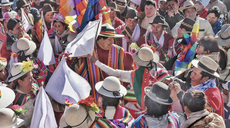 El presidente de Bolivia, Evo Morales, recibió el Año Nuevo Andino Amazónico 5525 en su natal Orinoca, departamento de Oruro, y pidió al "Tata Inti" (padre sol) y a la "Pachamama" que den a su pueblo "mucha sabiduría, mucha unidad y mucha fuerza" para continuar trabajando por el país.