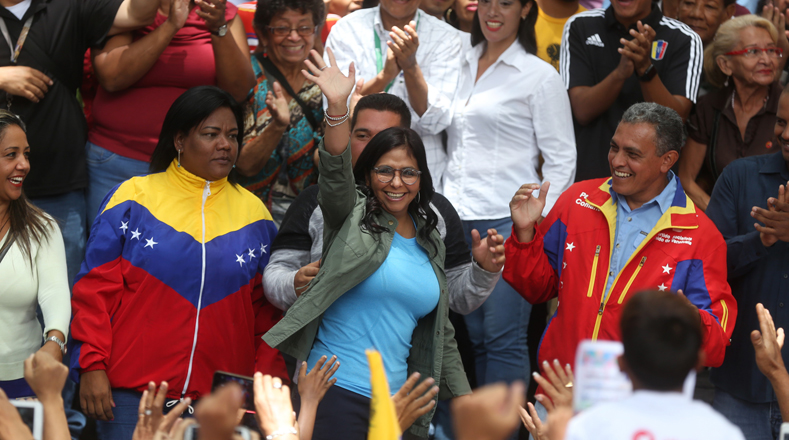 "Vamos a ir a las 22 parroquias de Caracas. No vamos a dejar un metro cuadrado sin visitar. Vamos a escuchar porque tenemos que convencer a los que todavía no están convencidos, a los que están confundidos o los que no creen en la ANC. Vamos con nuestro espíritu para sumar esfuerzos en defensa de la paz y la soberanía", enfatizó Rodríguez. 