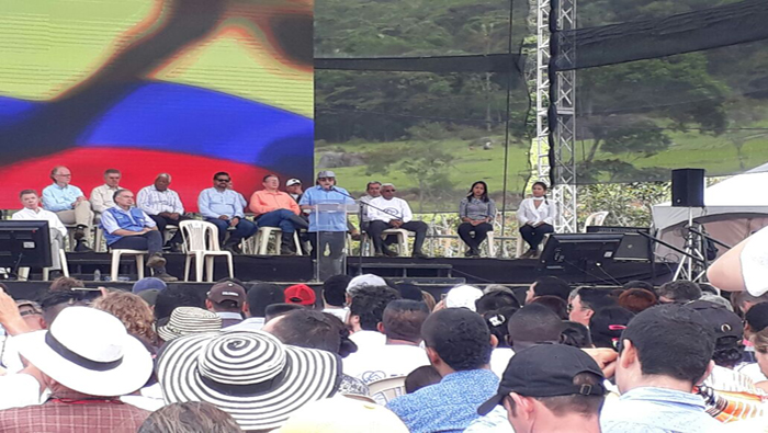 El máximo representante de las FARC-EP celebró la finalización del alzamiento armado.