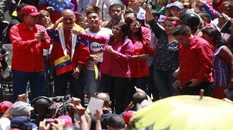 Delcy Rodríguez hizo un llamado a todo el pueblo a participar en el nuevo proceso constituyente. "No tengan dudas de que solo a través de la Constituyente marcamos un nuevo porvenir para Venezuela (...), un nuevo amanecer de paz, tranquilidad, progreso y desarrollo para nuestra patria".