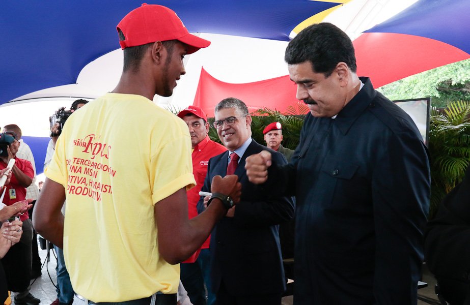 El jefe de Estado indicó que el desarrollo de los ámbitos más importantes para el pueblo venezolano como el saber y el estudio, la salud y la vivienda serán debatidos en la instancia del Poder Originario.