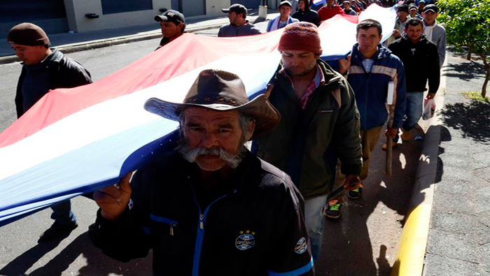 Debido a la marcha, las principales vías de la capital paraguaya están colapsadas.