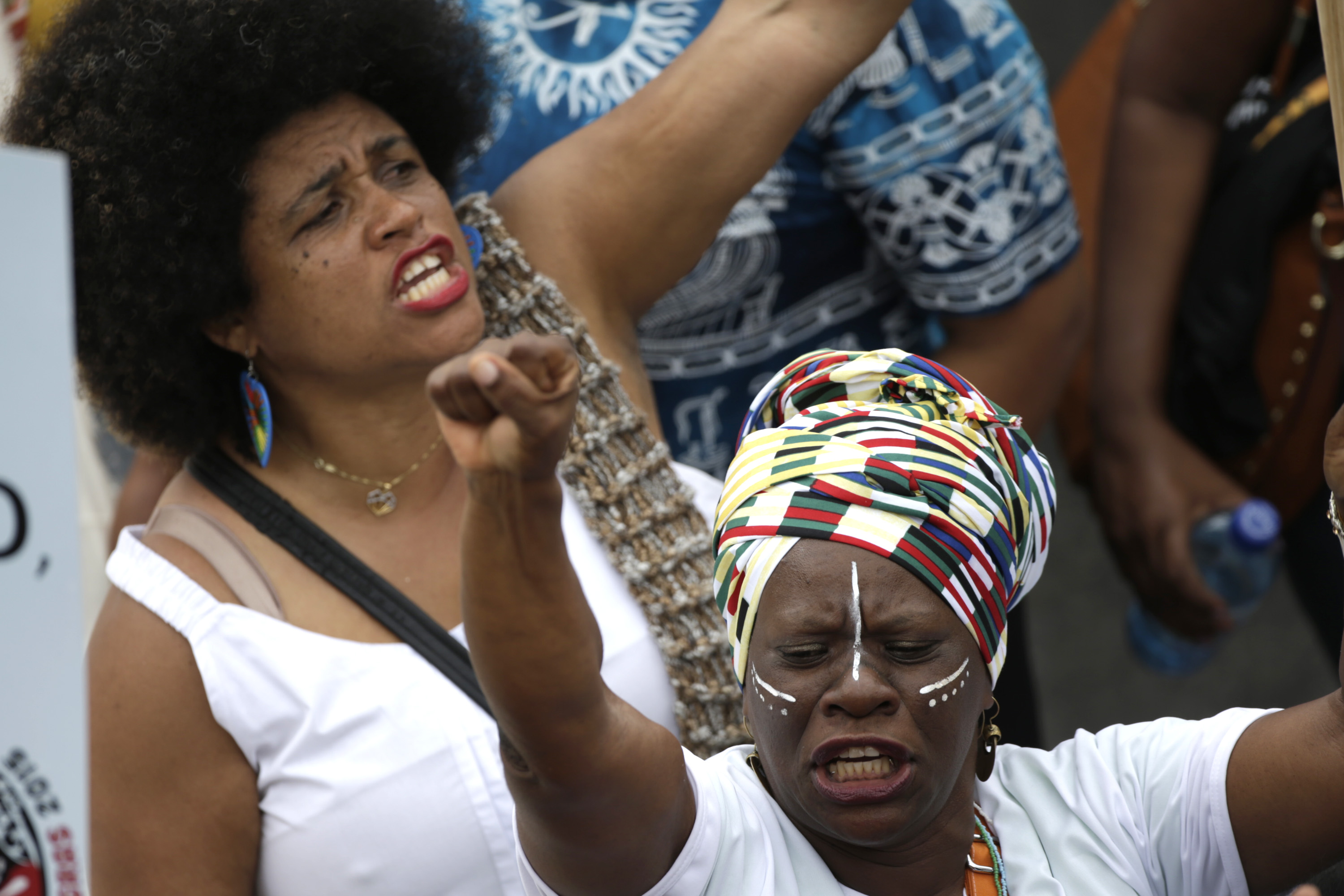 Las mujeres negras sufren la triple discriminación relacionada con género, raza y pobreza.