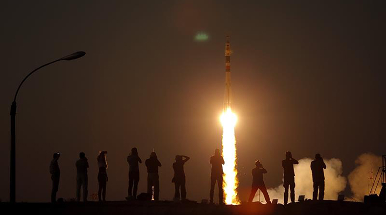 "La nave espacial se ha separado de la tercera fase del cohete portador Soyuz FG", anunció el altavoz del cosmódromo.