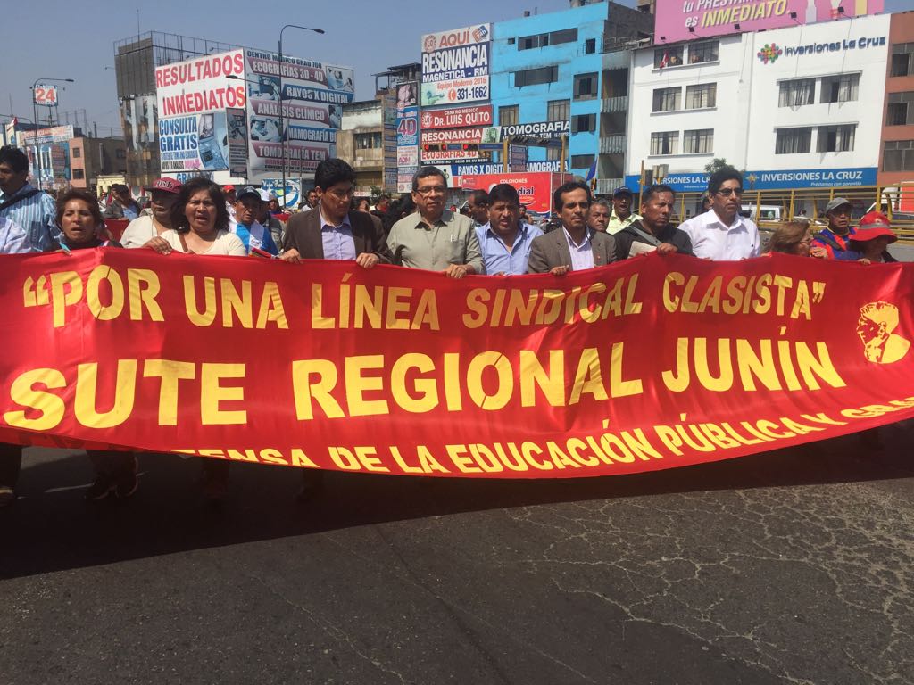 Los maestros peruanos intentarán establecer un diálogo con el Ministerio de Educación (Minedu) y el Gobierno, para llegar a una solución.