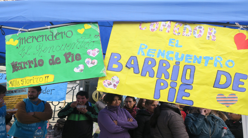 El próximo lunes, las organizaciones sociales que protagonizaron la jornada de protesta y la presentación del proyecto de ley, marcharán desde la Iglesia de San Cayetano en Liniers hasta Plaza de Mayo bajo las consignas "Paz, Pan, Tierra, Techo y Trabajo".