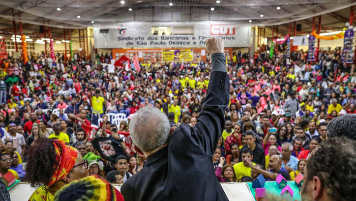 El expresidente estuvo con militantes en Sao Paulo.