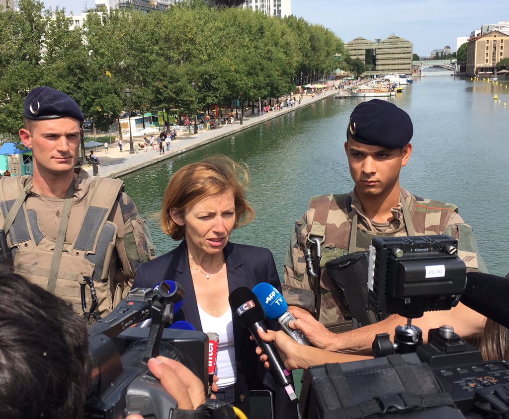 Este miércoles un vehículo atropelló a seis militares que se encontraban patrullando un suburbio de París.