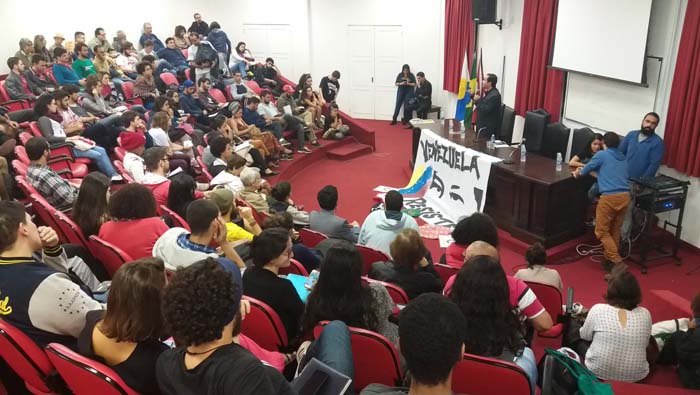 En la Universidad de Río de Janeiro, iniciaron este lunes las actividades en apoyo a la soberanía popular en Venezuela y el rechazo a la injerencia en este país.