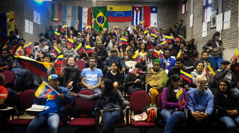 Desde la Universidad de Río, realizaron este lunes un acto de solidaridad, en respaldo al Gobierno constitucional del presidente venezolano Nicolás Maduro.